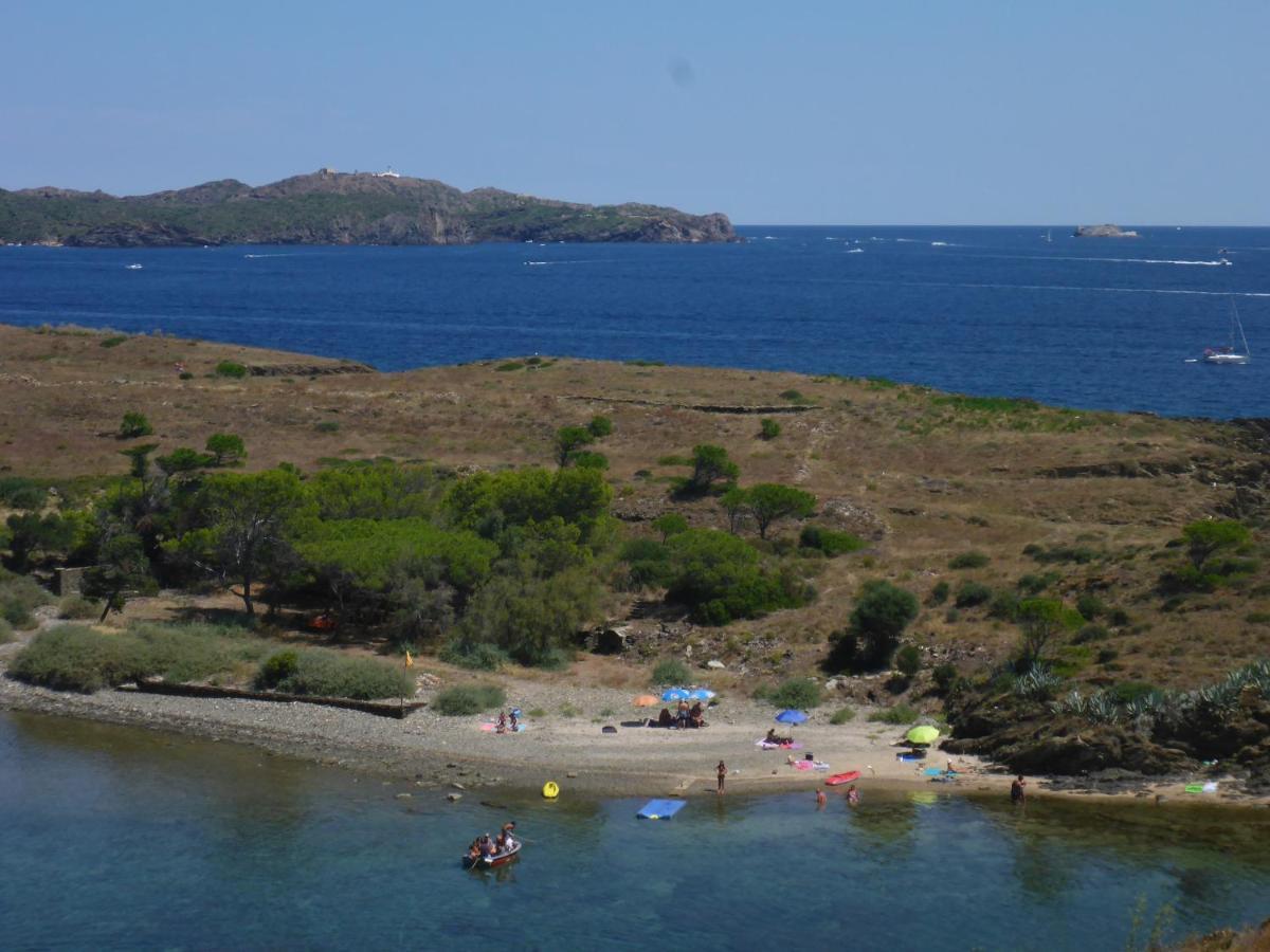 Apartment Hibiscus Cadaques Bagian luar foto